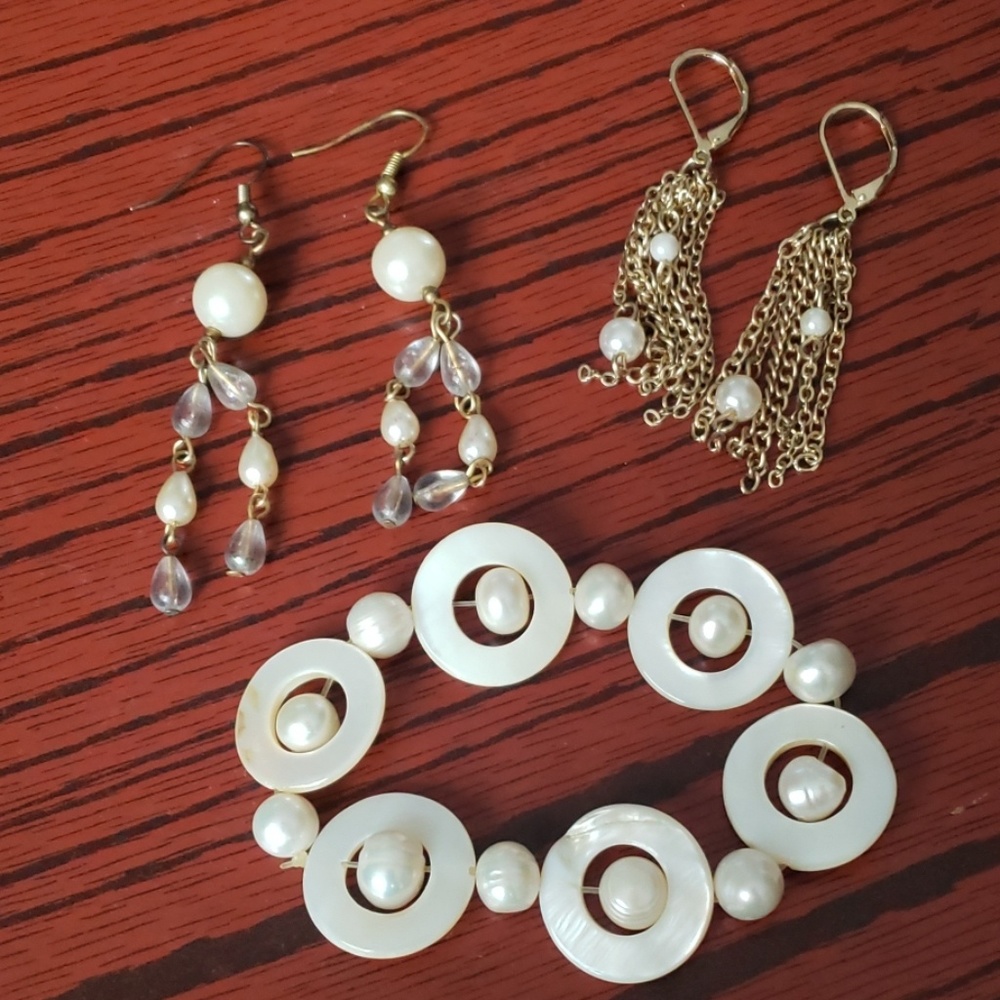 Earrings 2 pair and bracelet